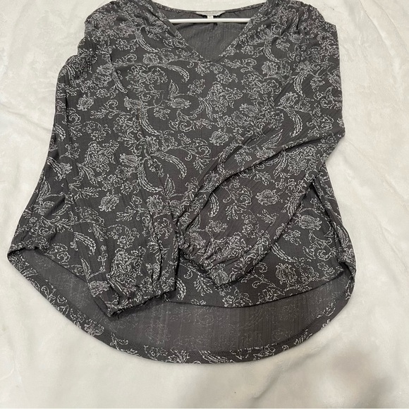 Lucky Brand XS Gray Printed Floers Elastic Sleeve V-Neck Women - Picture 12 of 16